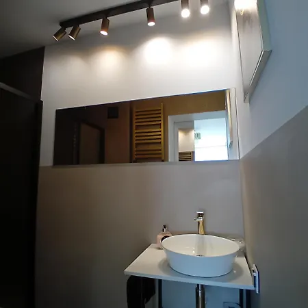 Apartment La Alaia With Parking Krakow